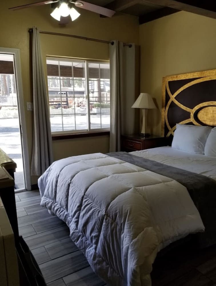Emerald Bay Lodge 21/40
