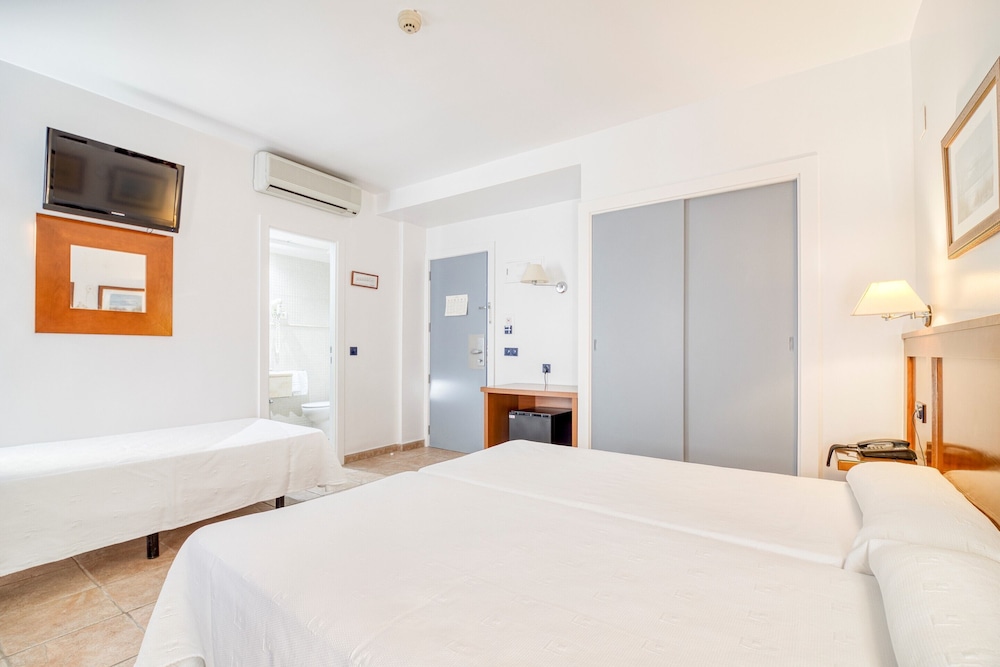 HOTEL ABRIL 18/29