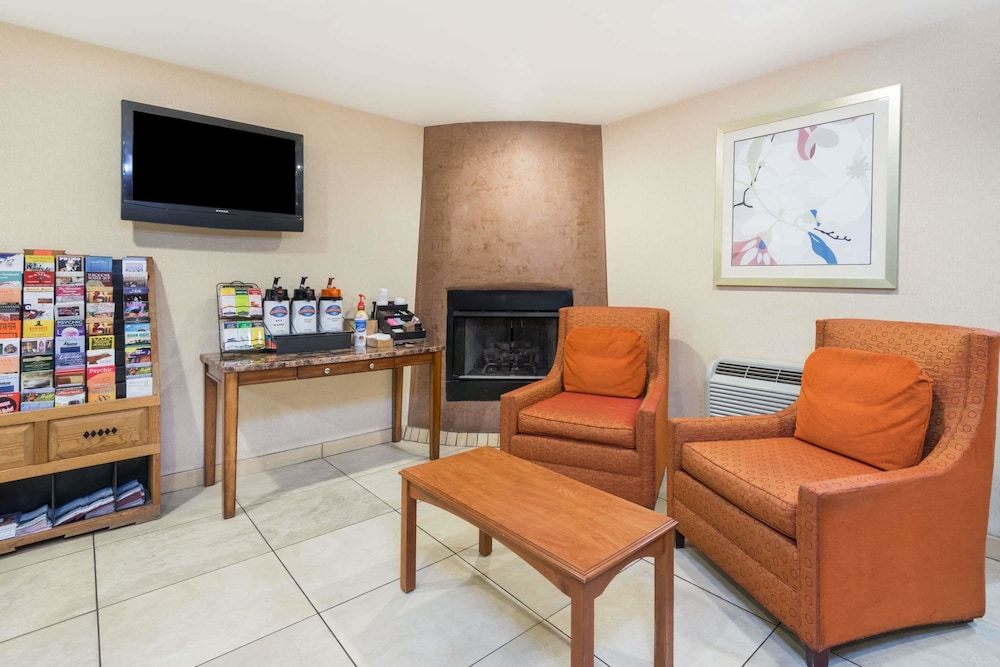 Baymont By Wyndham Santa Fe 24/33
