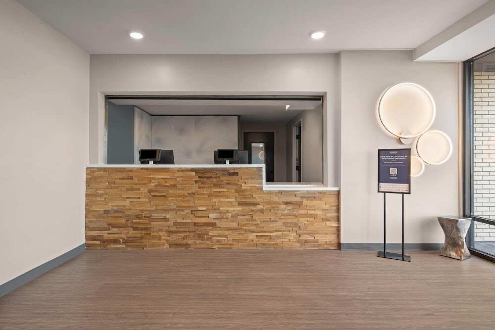 ECHO Suites Extended Stay by Wyndham Johnson City Medical CR 6/69