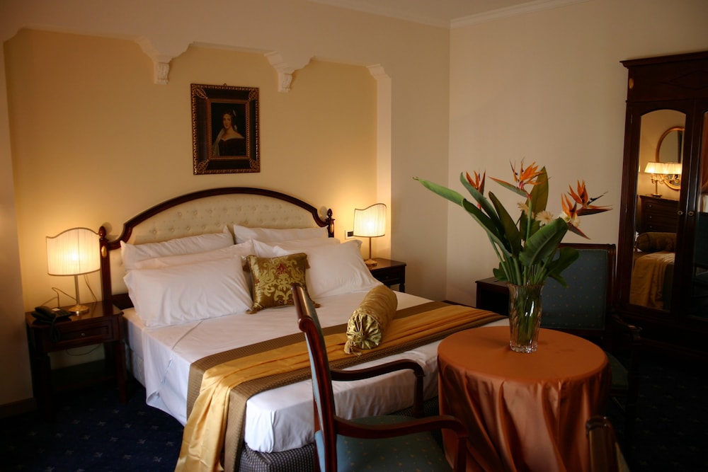 Grand Hotel Palace 12/50