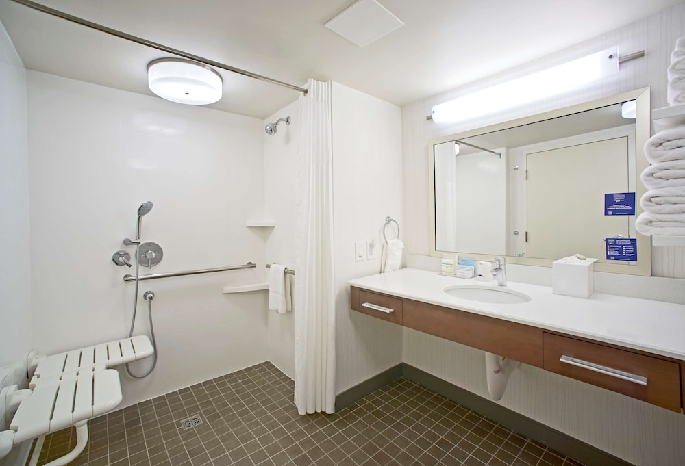 Hampton Inn Lancaster, PA 21/42