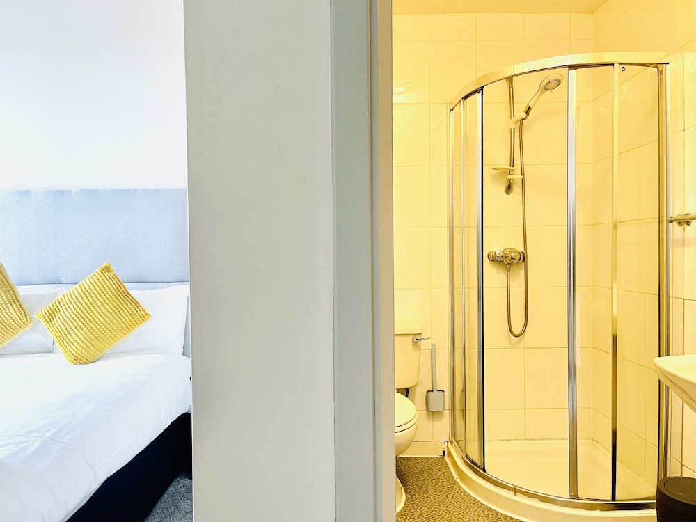 Lovat Hotel 42/42