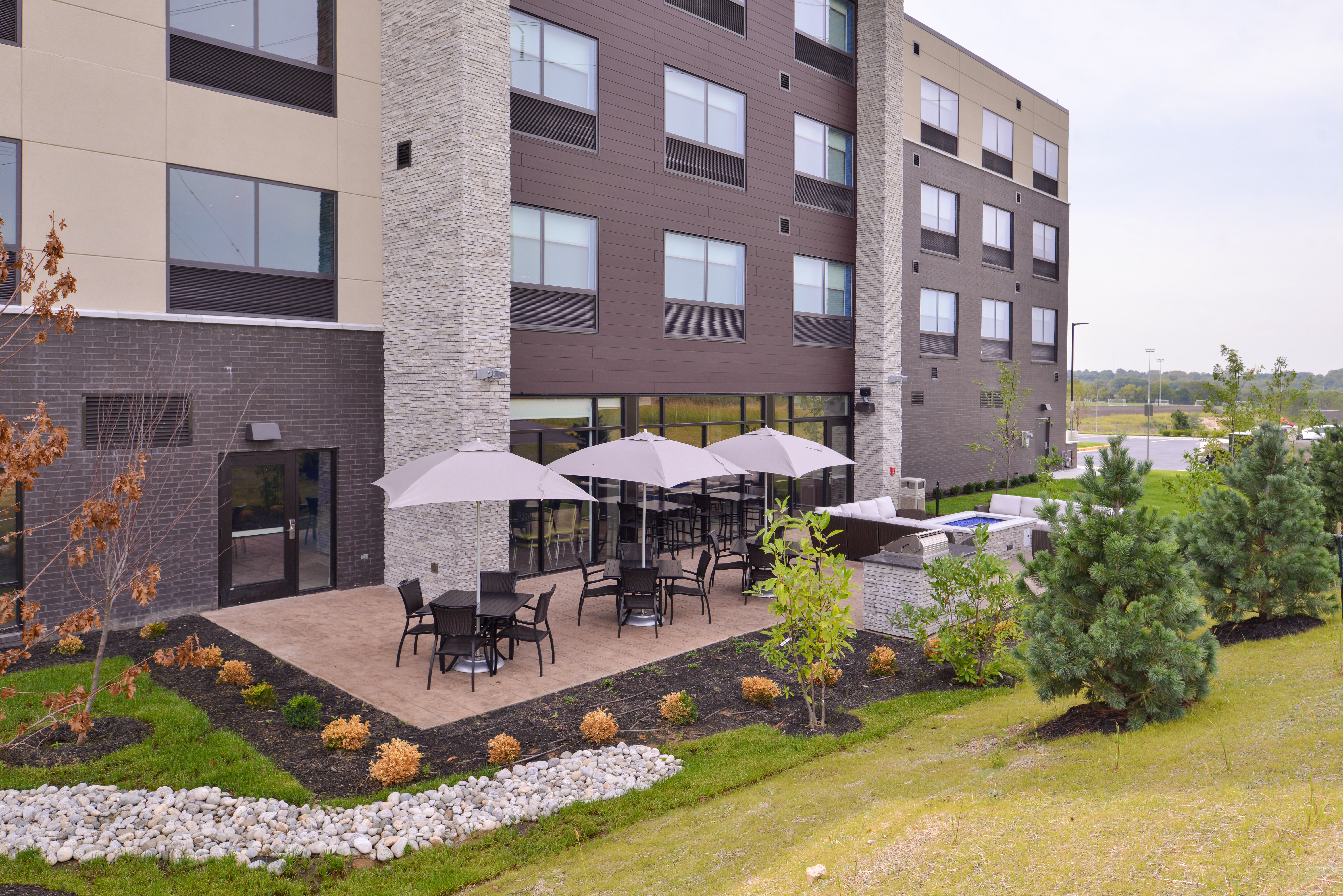Holiday Inn Express & Suites Olathe West 60/60