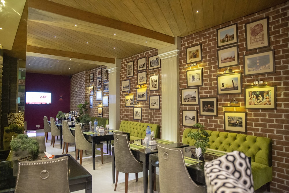 Lahore Continental Hotel 54/71