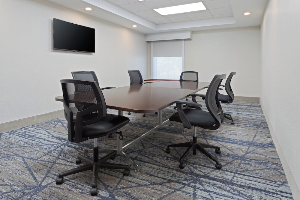 Holiday Inn Express and Suites Cincinnati Riverfront, an IHG Hotel 54/64