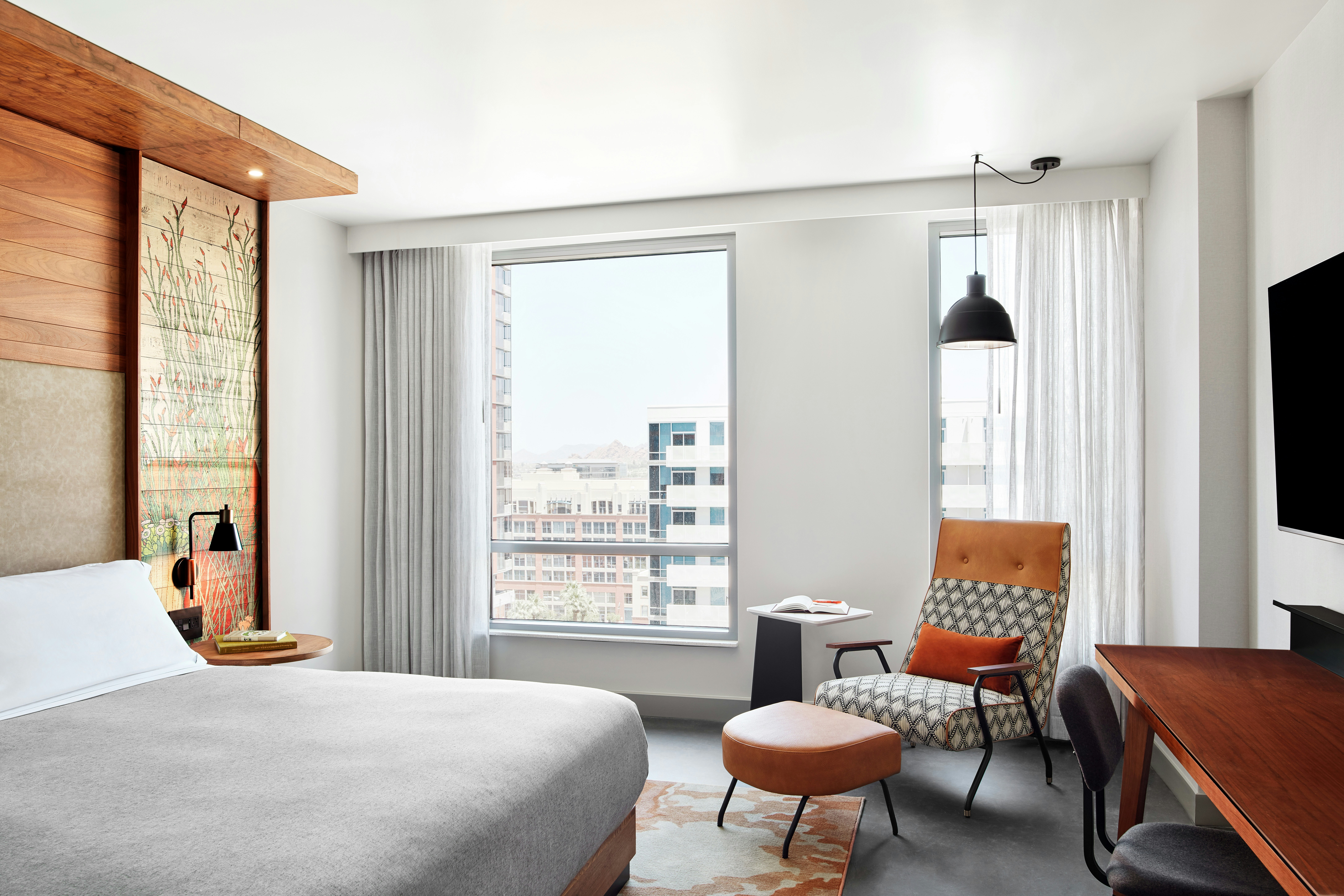 ROOM, KING BED