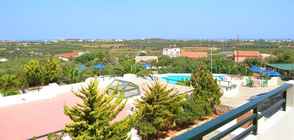 Aloni Suites 26/35