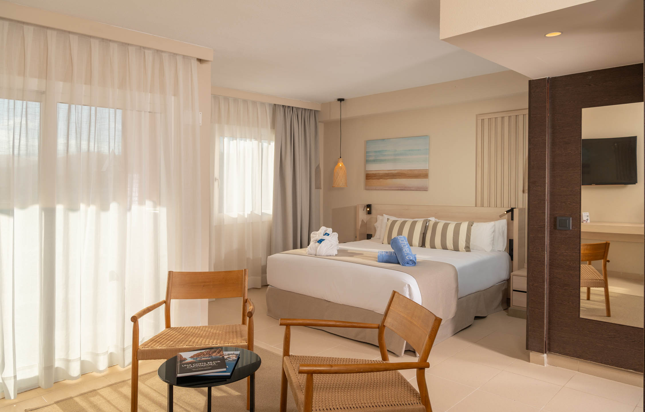 جناح بريميوم جونيور بسرير مزدوج، AQUA Hotel The Breeze - All Inclusive - Adults Only 3/7