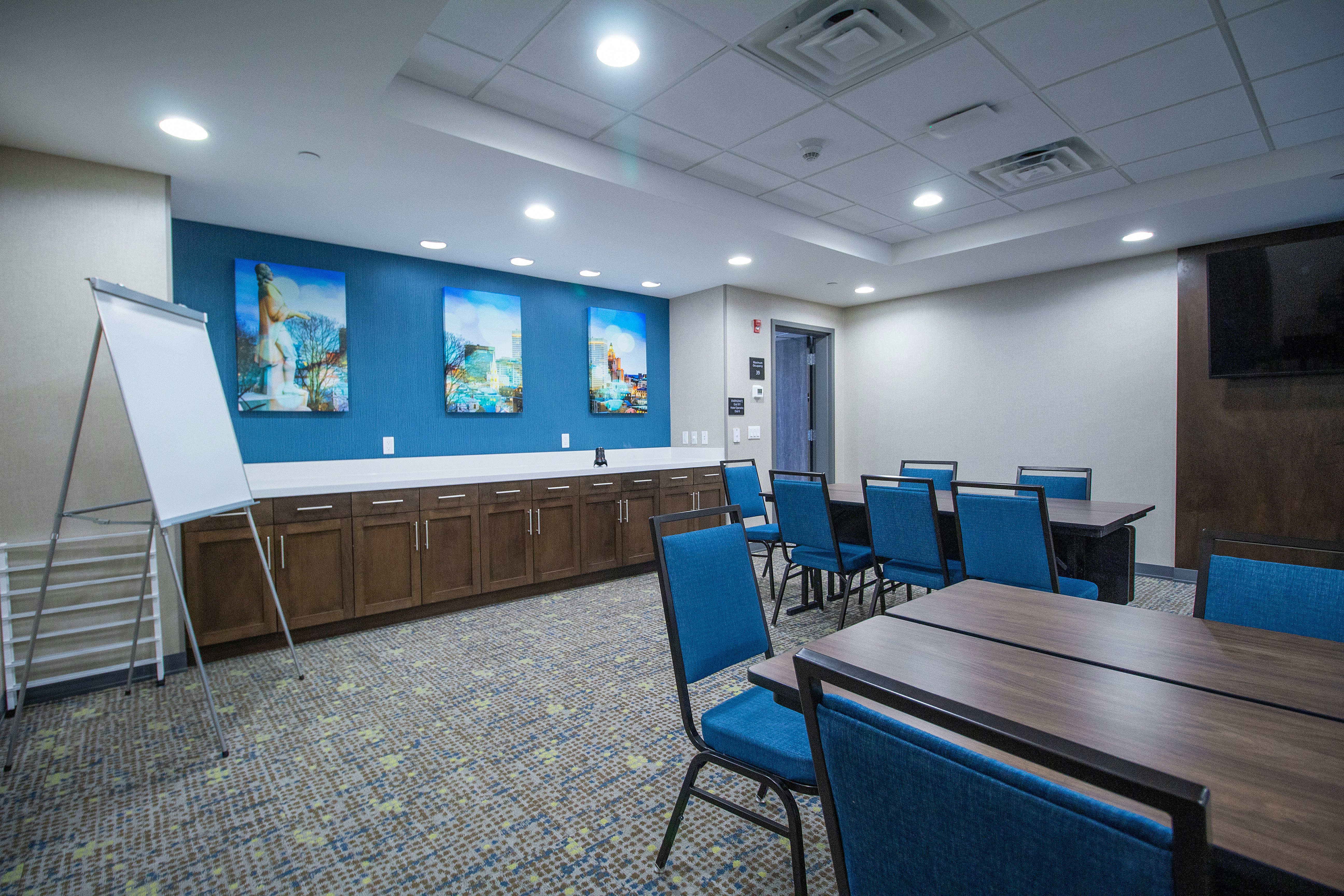 Hampton Inn Suites North Attleboro 26/34