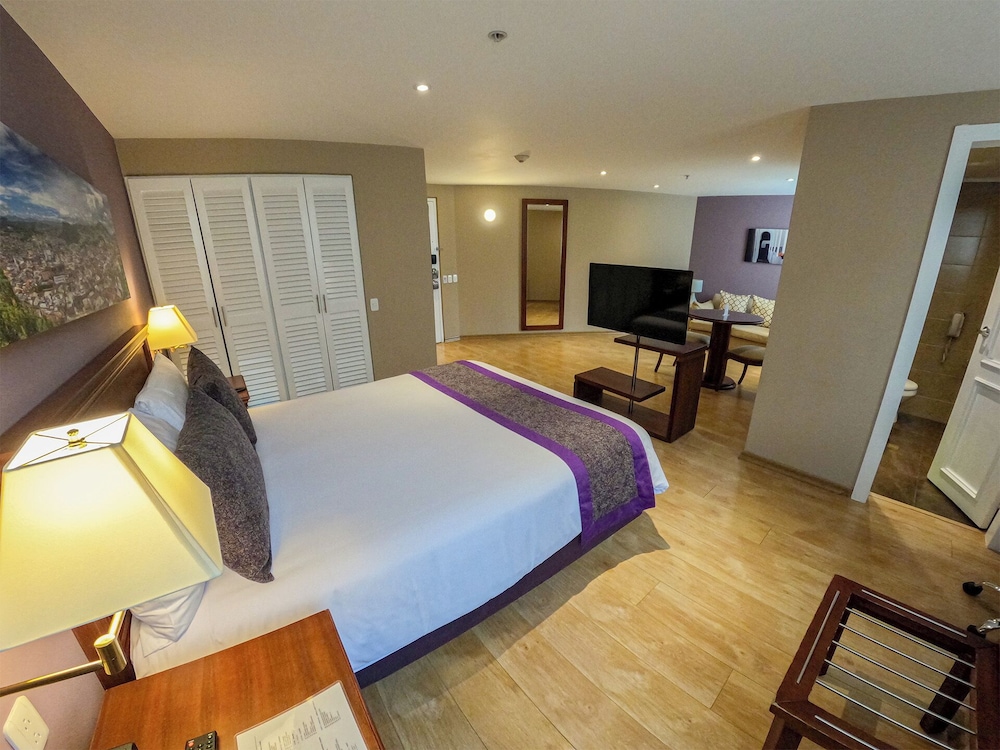 Mercure Alameda Quito 21/77