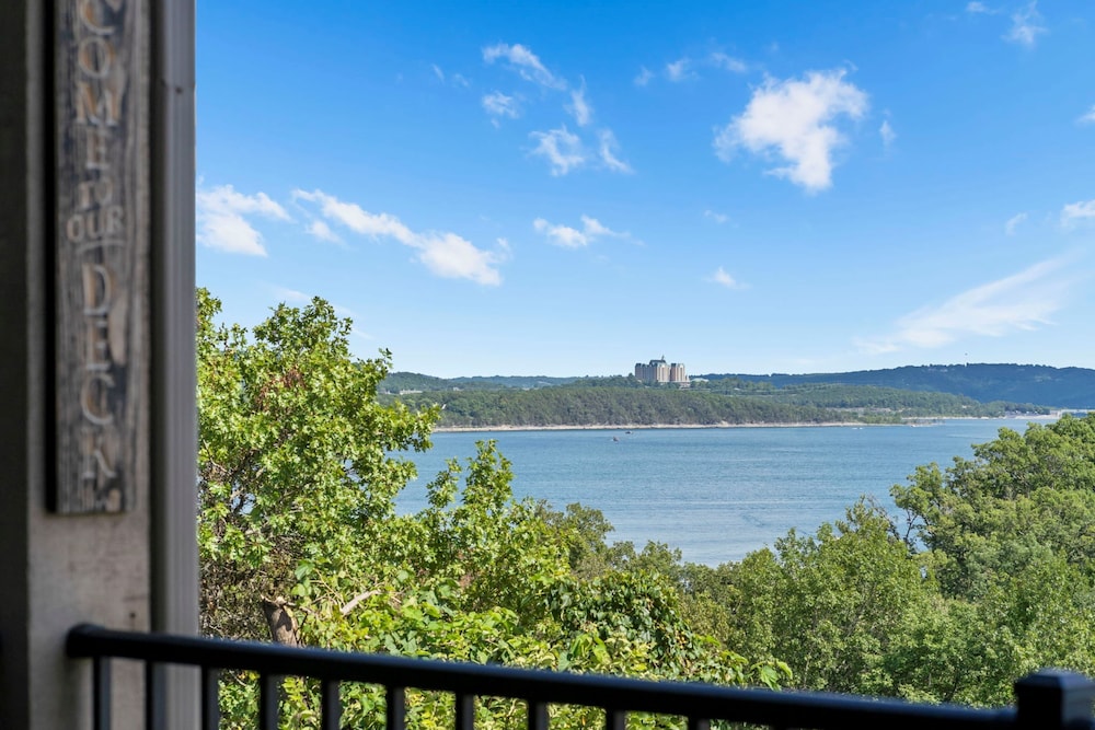 Indian Point Lodge Amp Condominiums 66/73