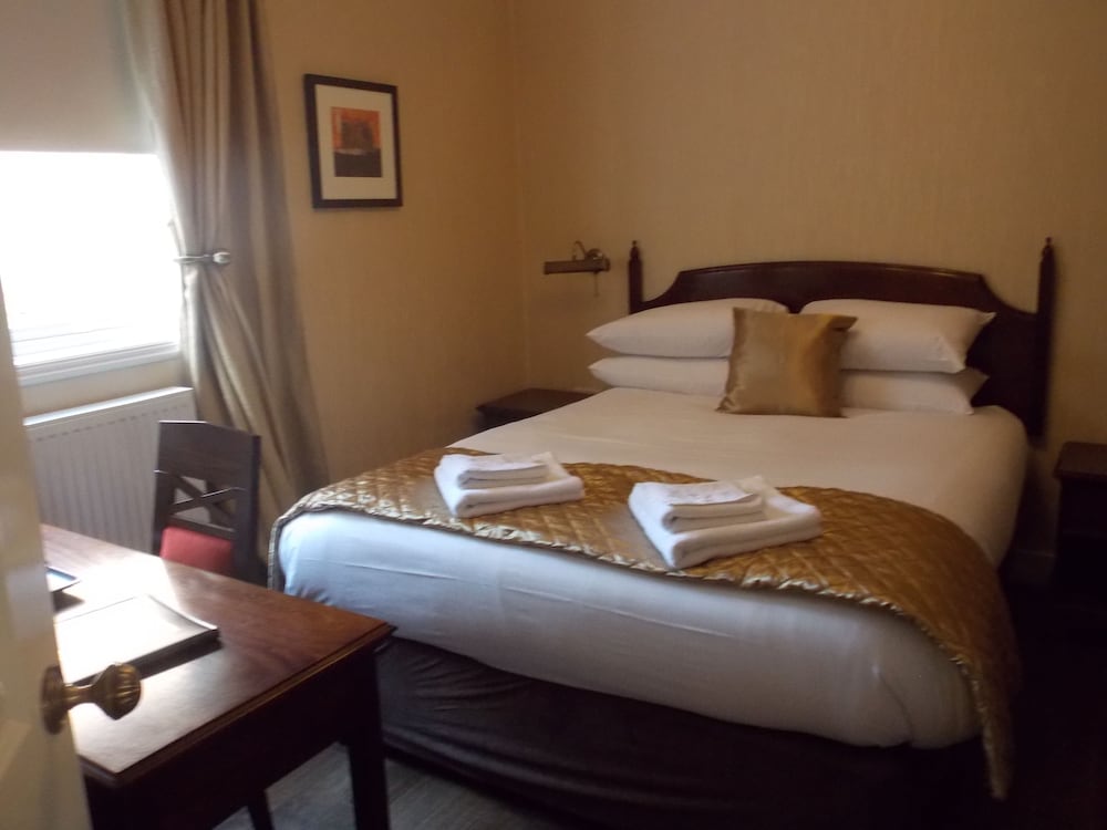 Mountford Hotel 5/28