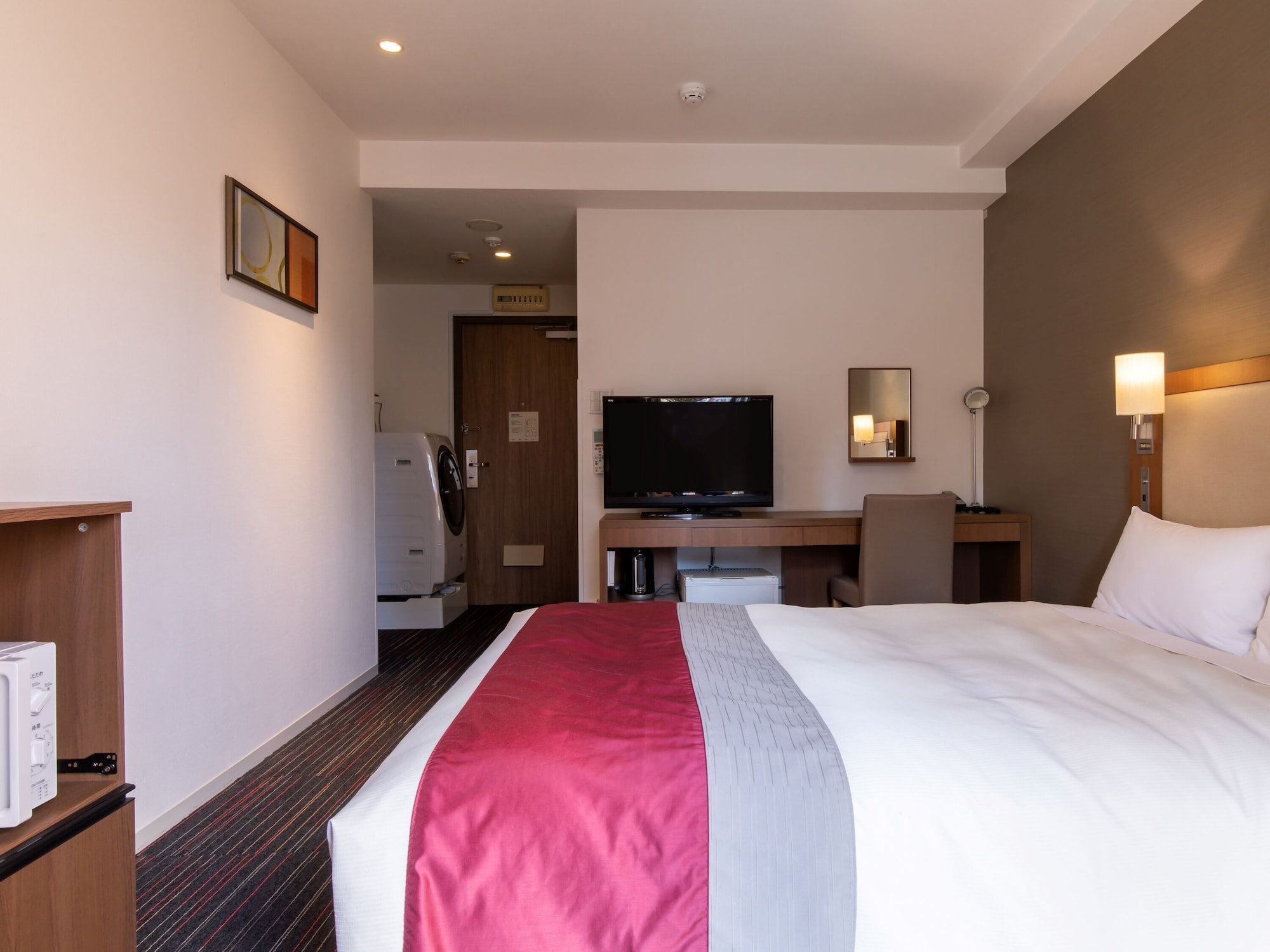 MODERATE, DOUBLE BED, LAUNDRY