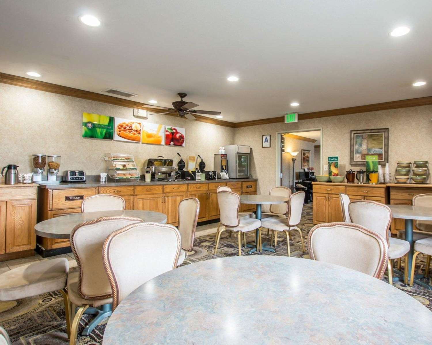 restaurant cafeteria