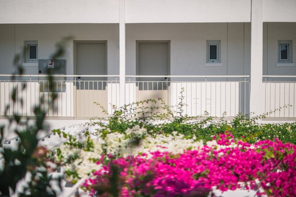 Nissi Park Hotel 3/70