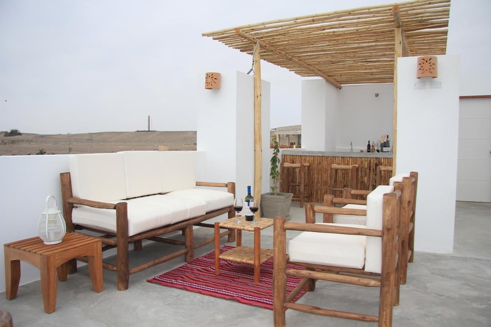 BAMBOO LODGE PARACAS 37/52