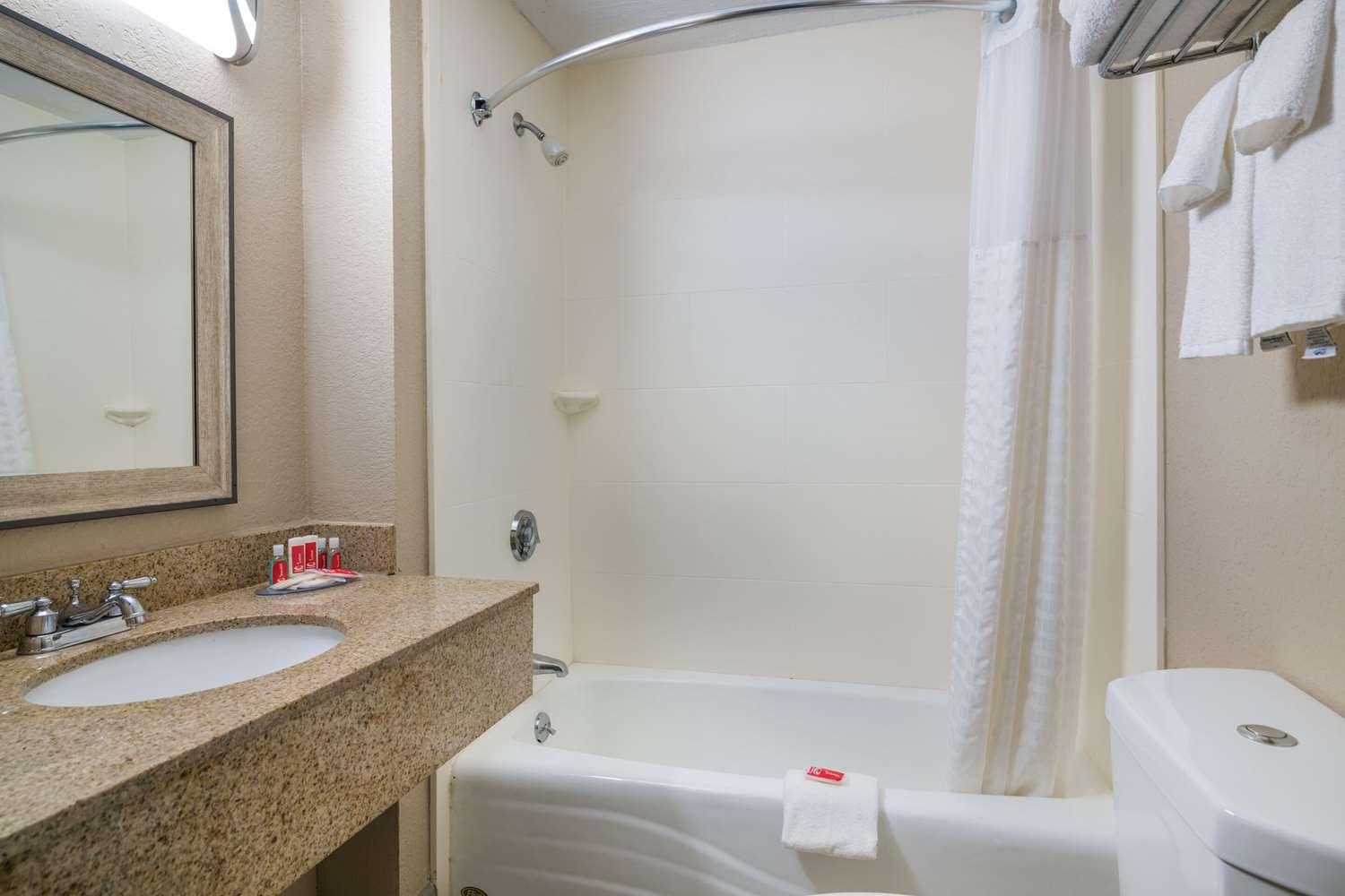 Howard Johnson by Wyndham Malden Boston Area secondary