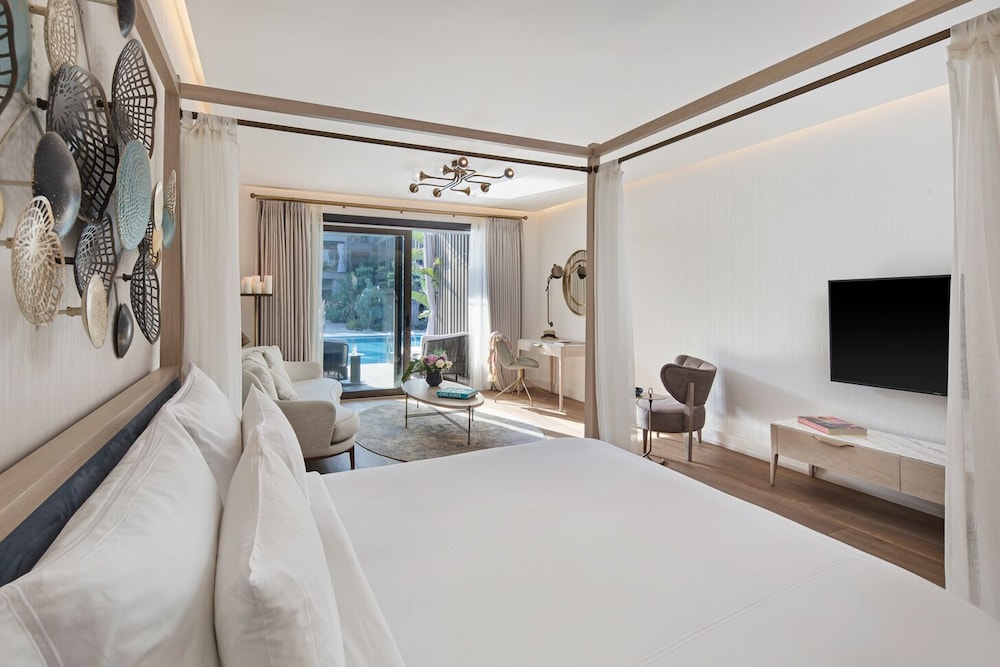 Swim Up, Lagoon, Sunset, Suite, King Bed