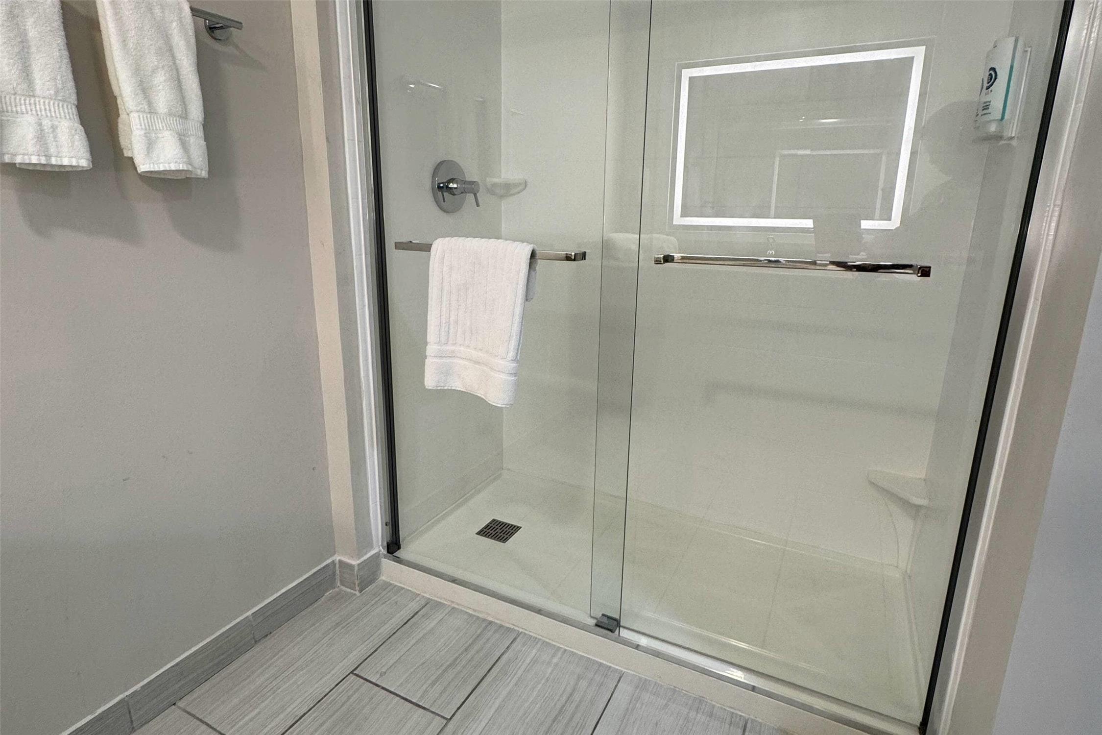 Comfort Inn & Suites Syracuse-Carrier Circle 41/42
