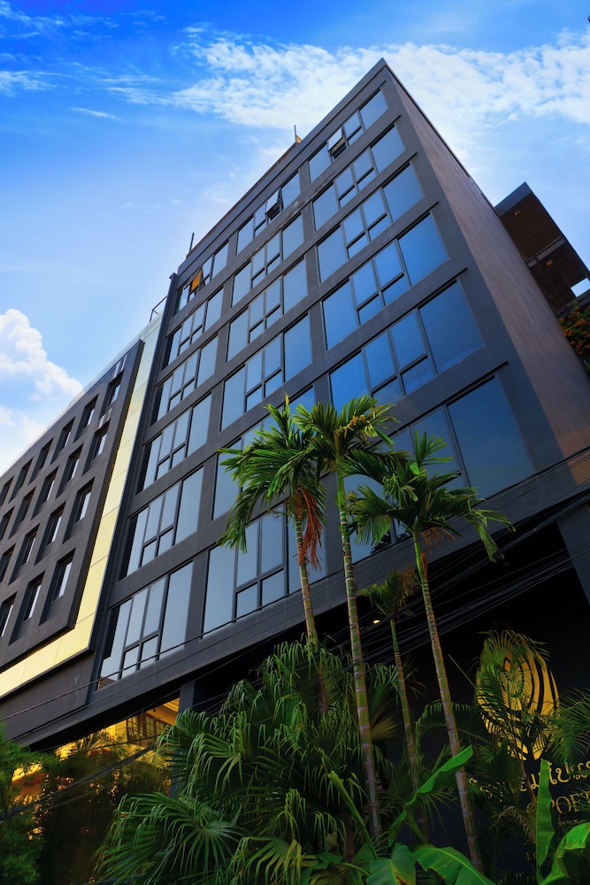 Lao Poet Hotel 7/71