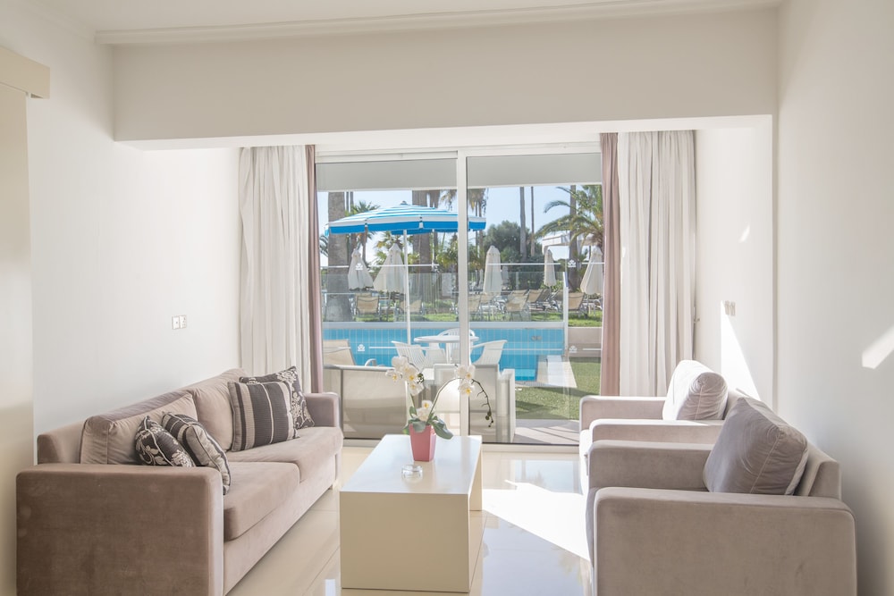 Dome Beach Marina Hotel and Resort 25/46