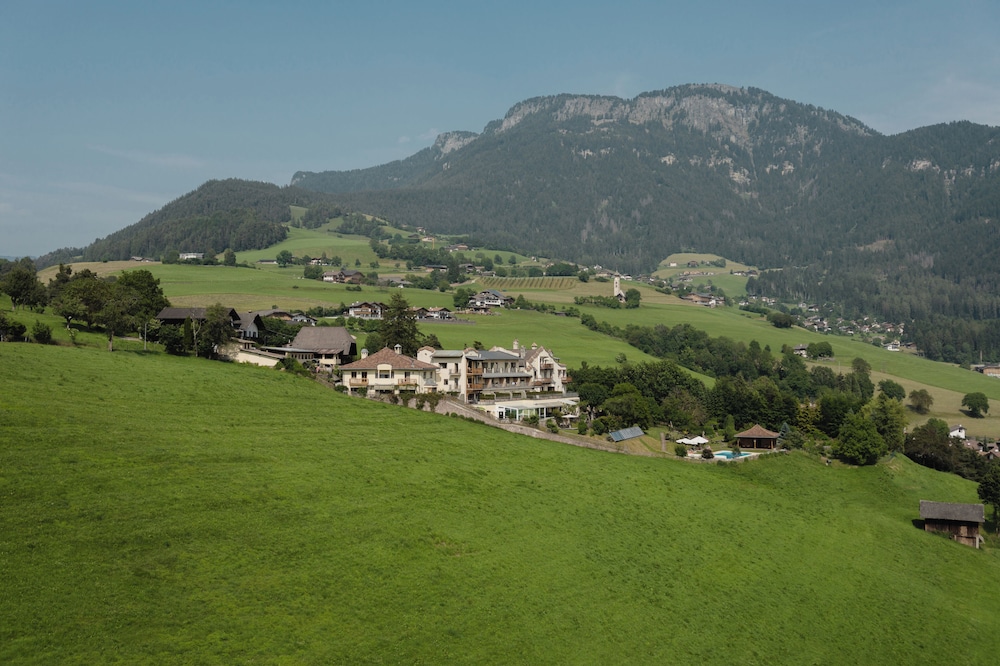 MIRABELL SILENCE & SCHLOSSHOTEL 48/50
