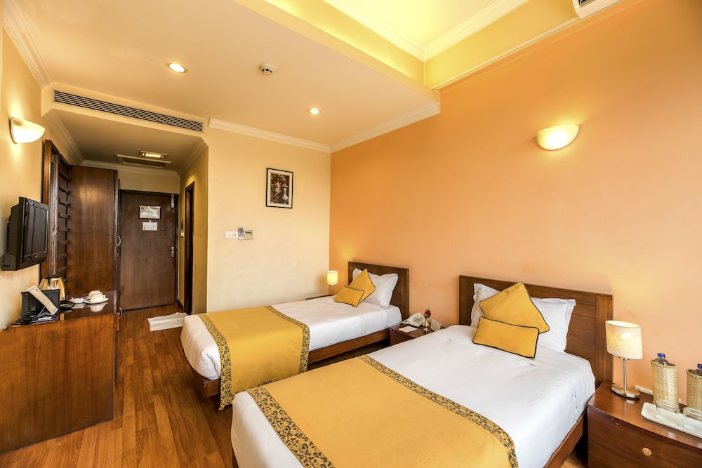 SUMMIT RESIDENCY AIRPORT HOTEL 18/48
