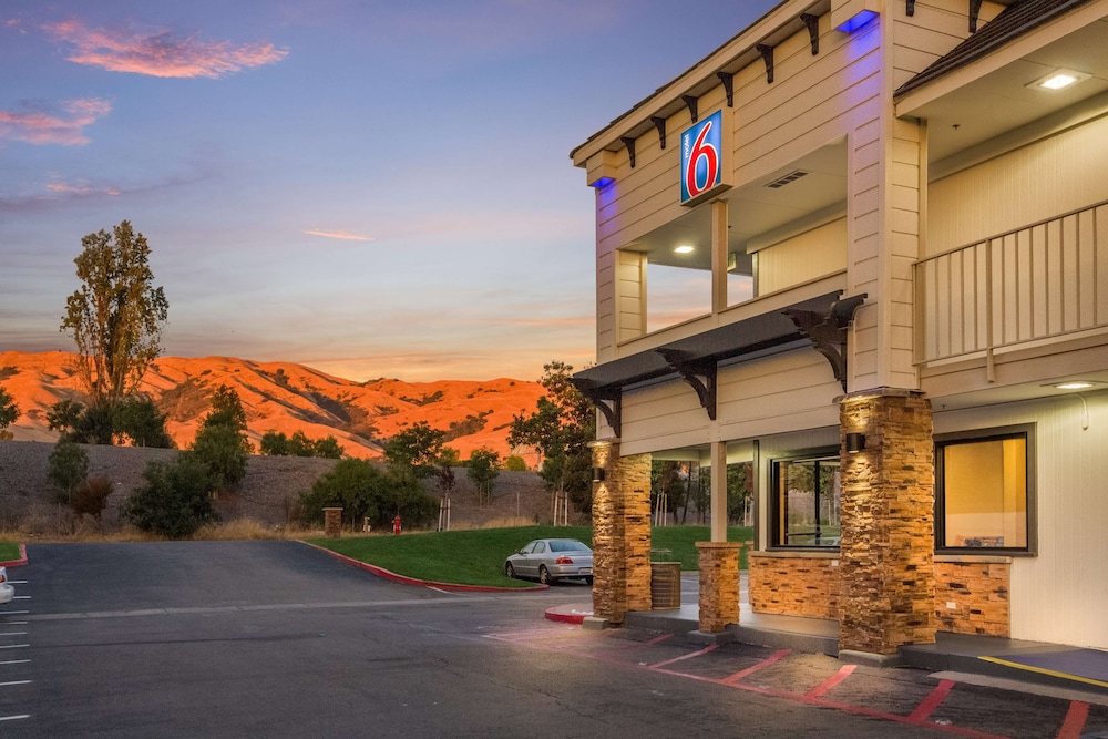 Motel6 Fremont, CA - South 6/57