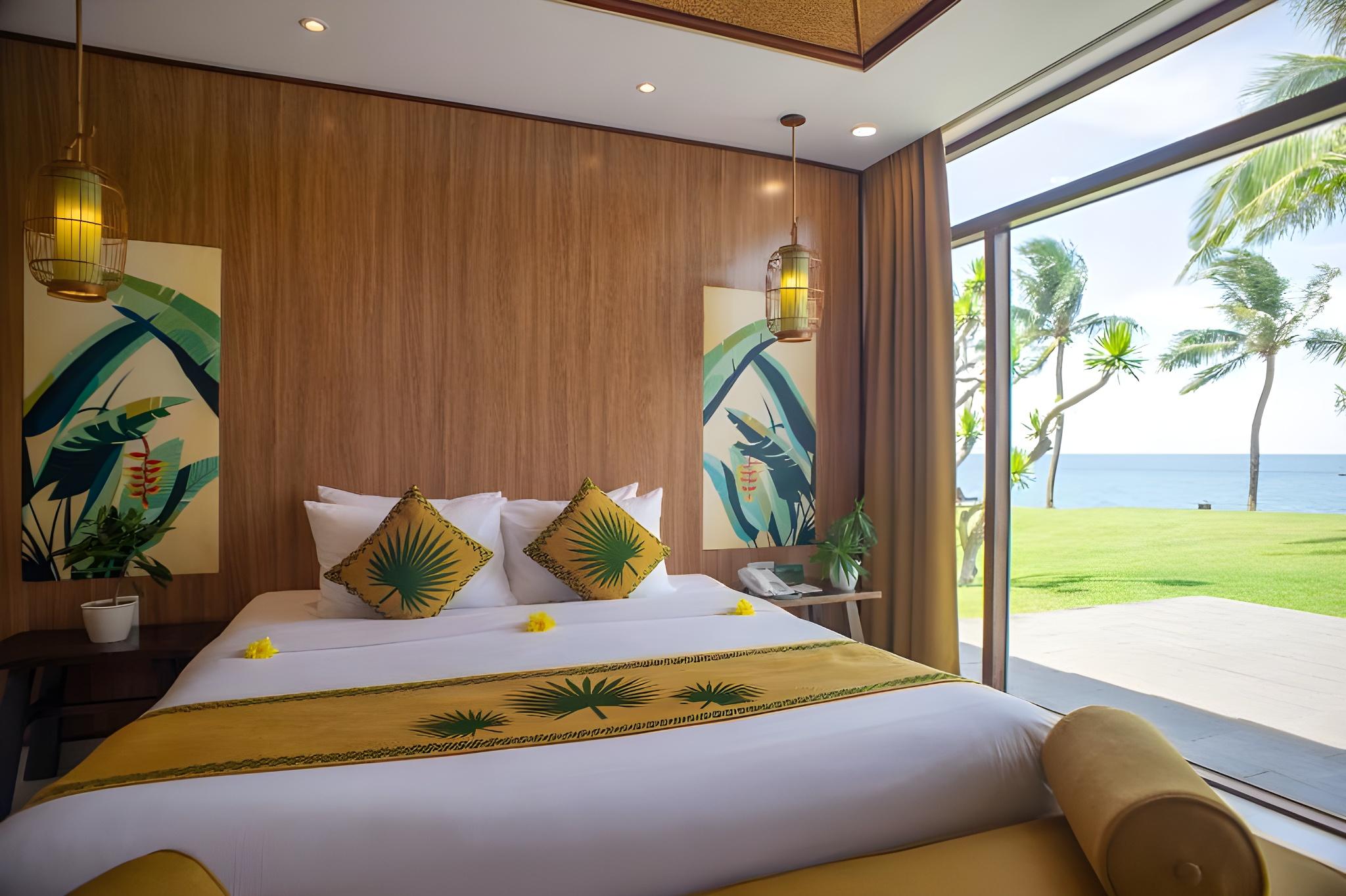 2 Bedrooms, Ocean, Suite, Queen and Twin Beds, Private Pool
