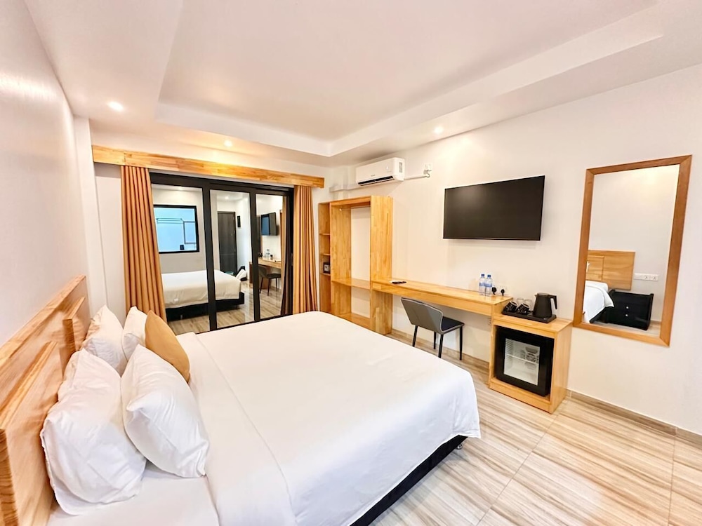 AIMI Beach Hotel 35/64