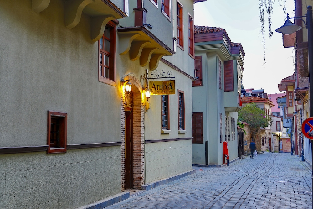 Atelya Art Hotel 51/61