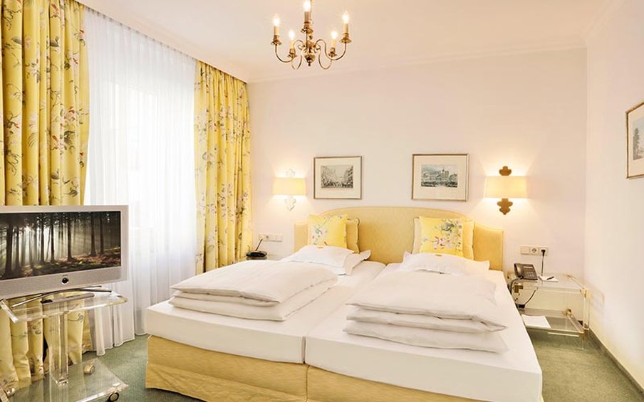 Bayerischer Hof 7/23