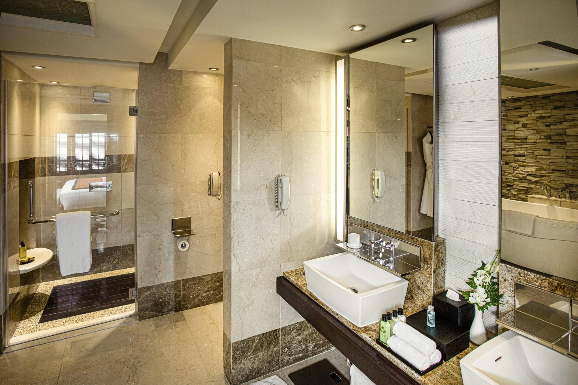 Presidential, Suite, Multiple Beds, Lake View