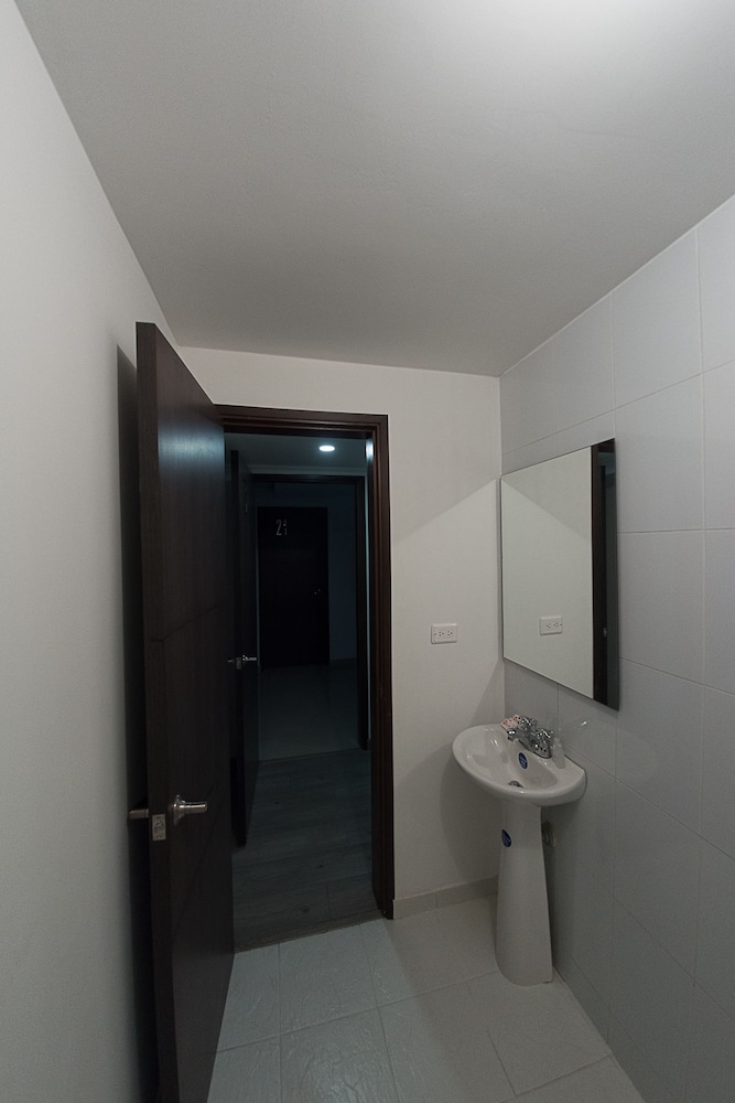 Hotel Metro 26 44/63