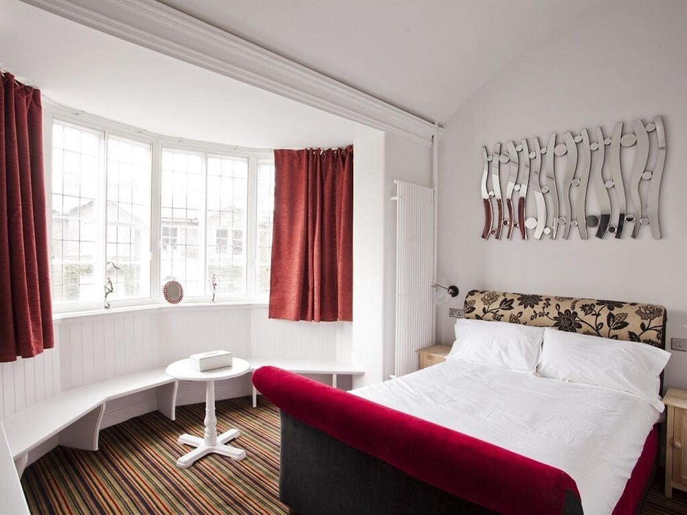 Burton Stone Inn 6/50
