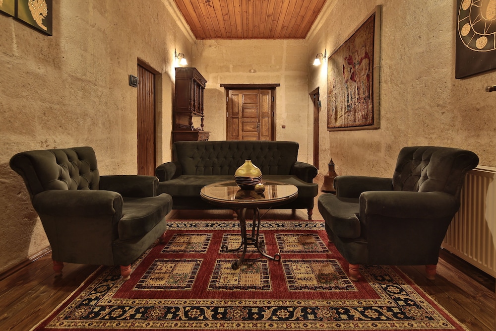Elif Stone House 44/63