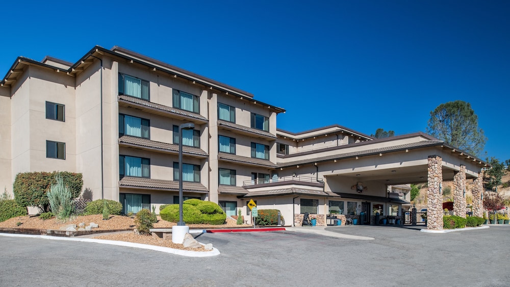 Yosemite Southgate Hotel & Suites 53/59