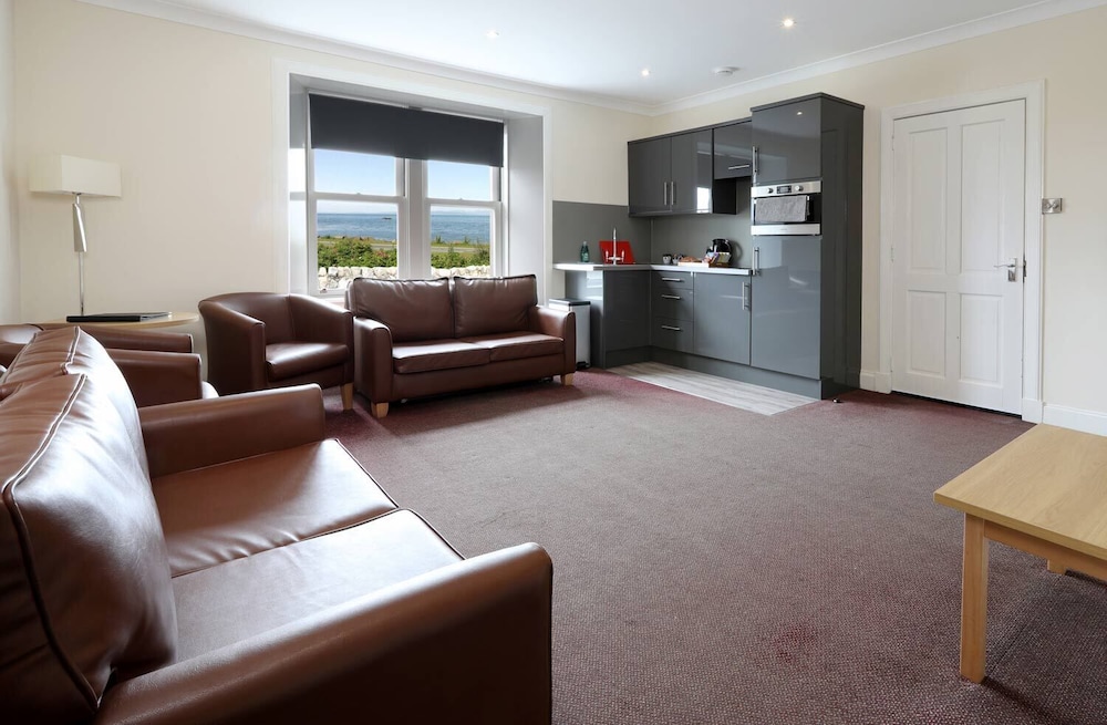 Woodland Bay Hotel 25/50
