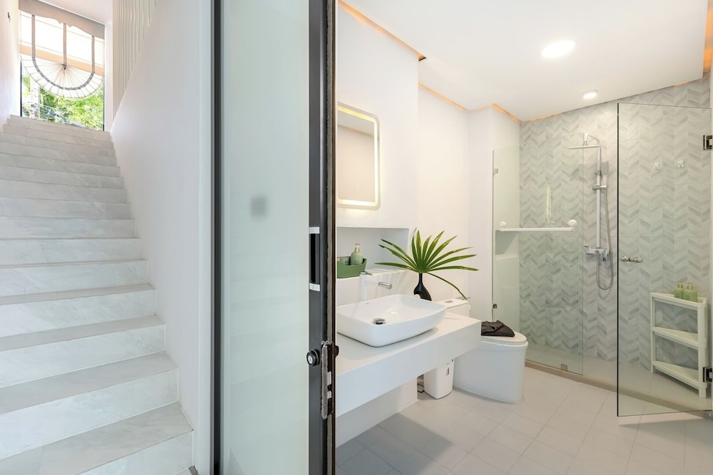 Zen Style Pool Access Townhouse 48/50