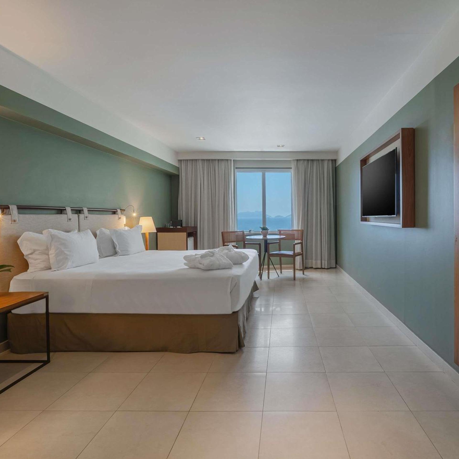Executive, King Bed, Partial Front, Sea View