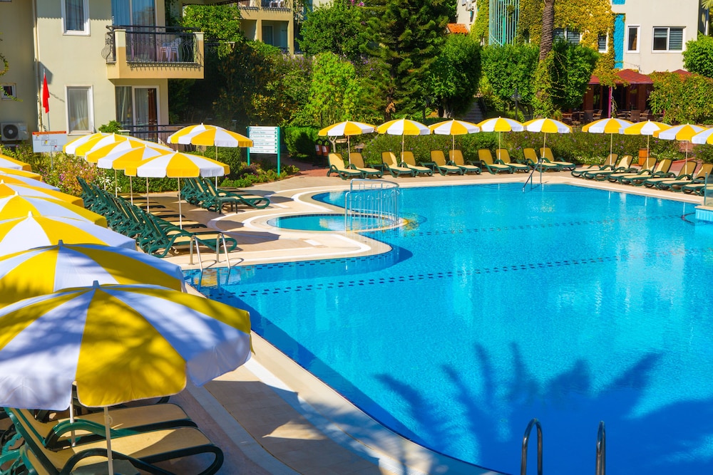 Gardenia Beach Hotel 20/28