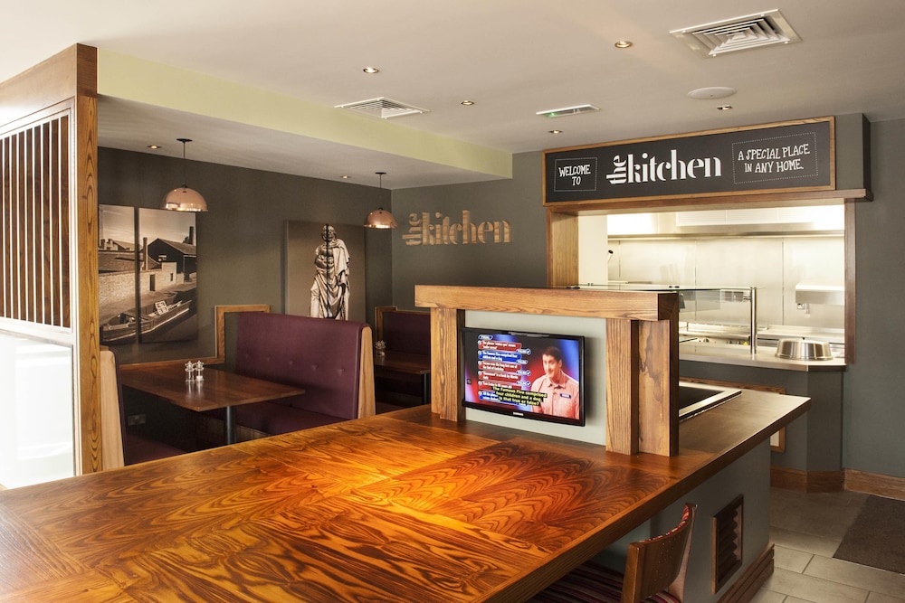 Lobby at Premier Inn Dudley Town Centre, DUDLEY