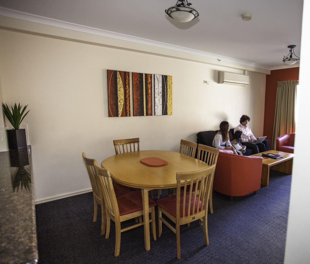 Starwest Apartments Alderney On Hay 41/49