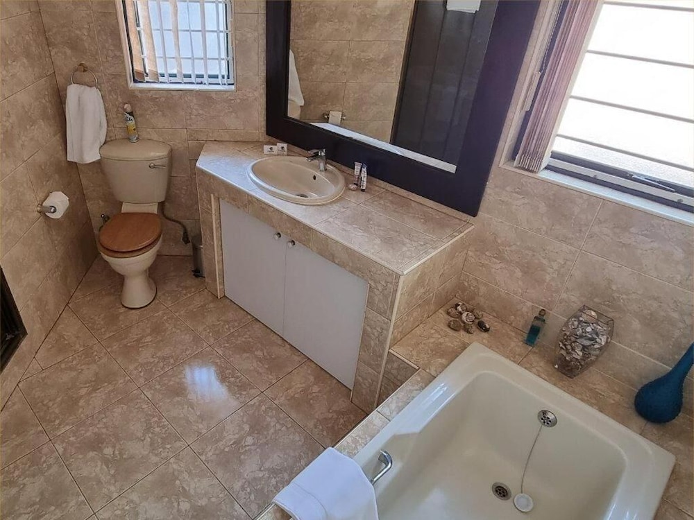 Cussonia Country Home 44/44