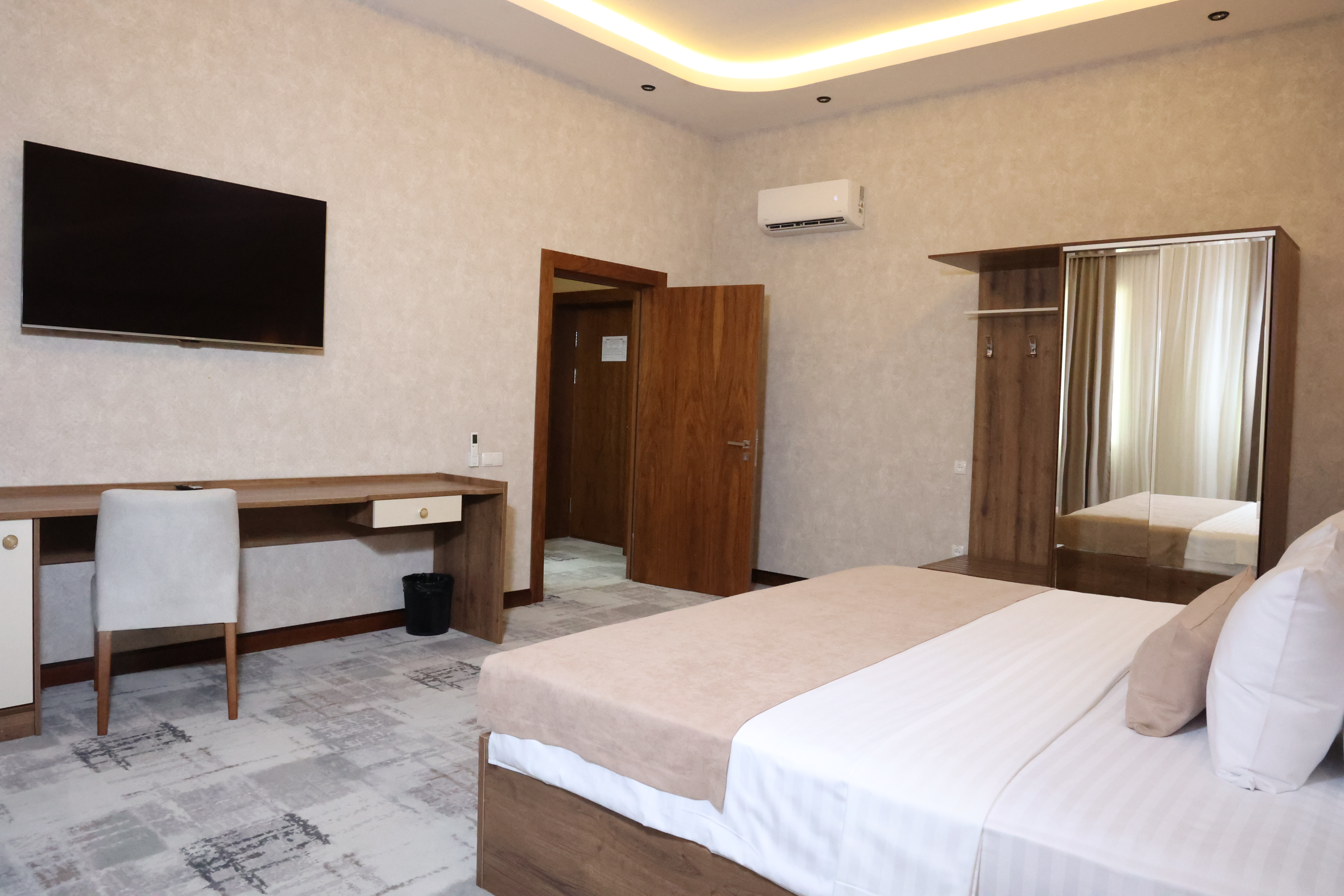 SUITE