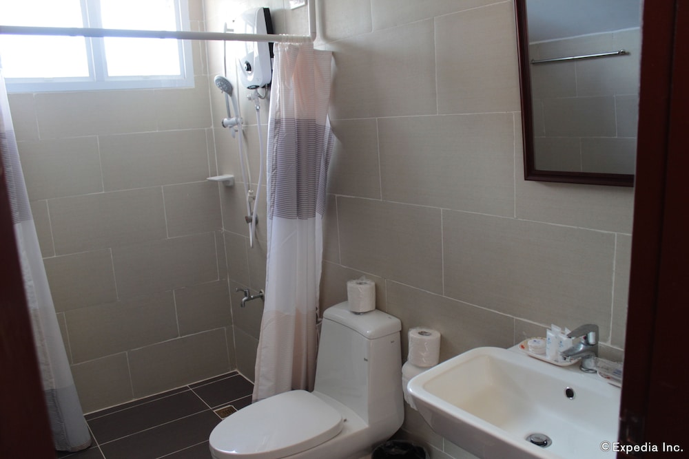 One Averee Bay Hotel 53/59