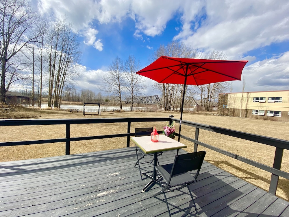 Ramada by Wyndham Whitecourt 42/48