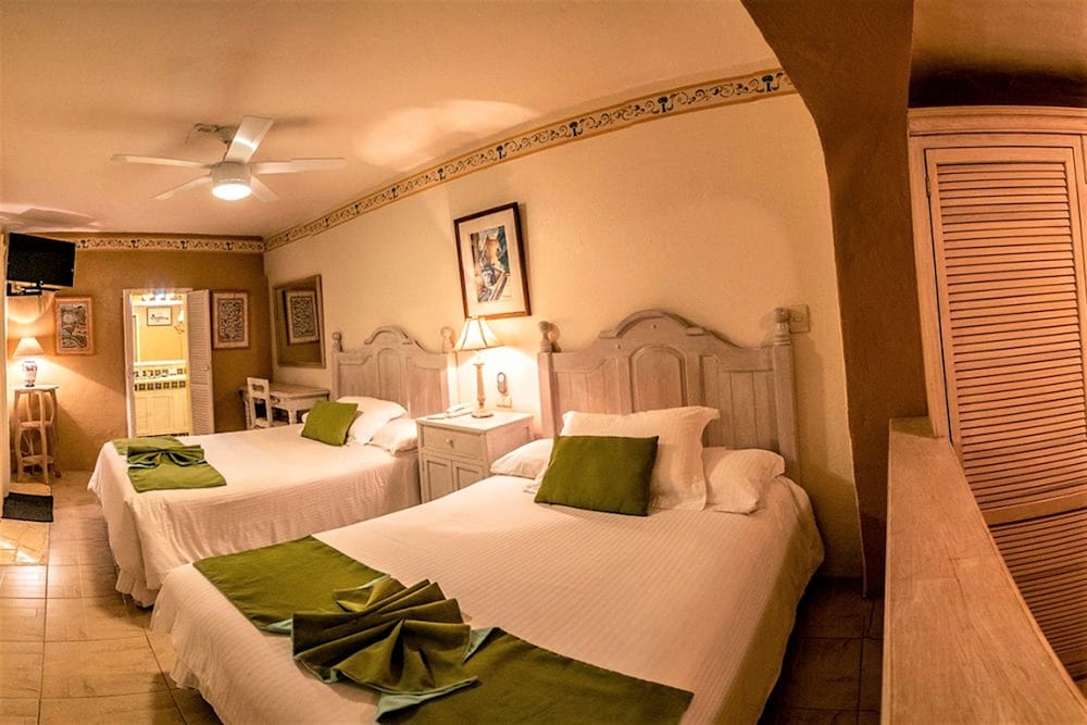 Villa Mirasol Hotel 52/74