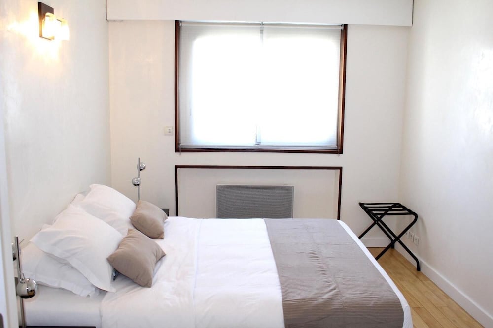 Short Stay Paris Apartments 6/50